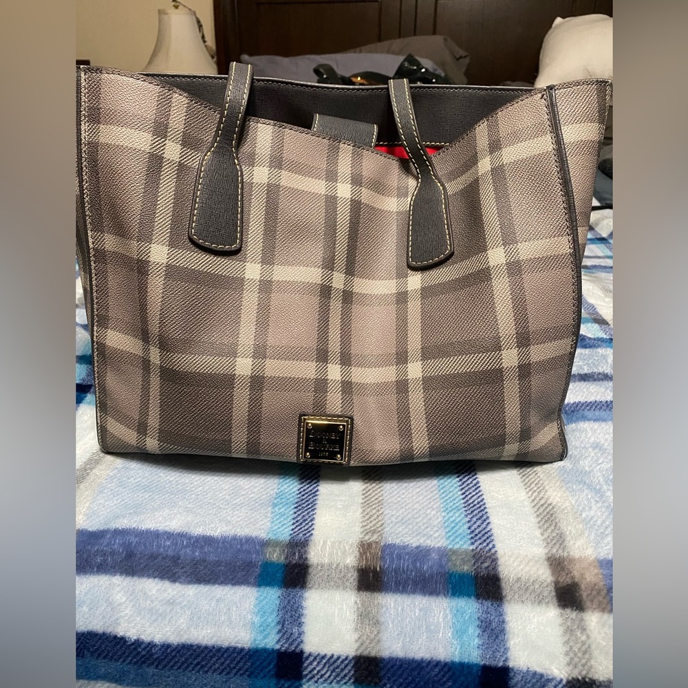 This is a Graham Plaid Ashton tote by Dooney & Bourke